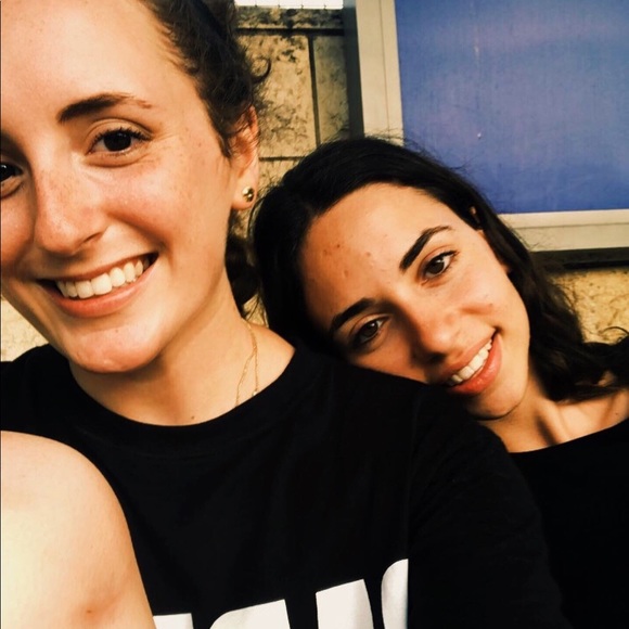 Meet your Posher, Allison - Picture 2 of 2